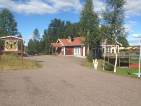 Отель Steiner's Camping & Lodge  Johannisholm